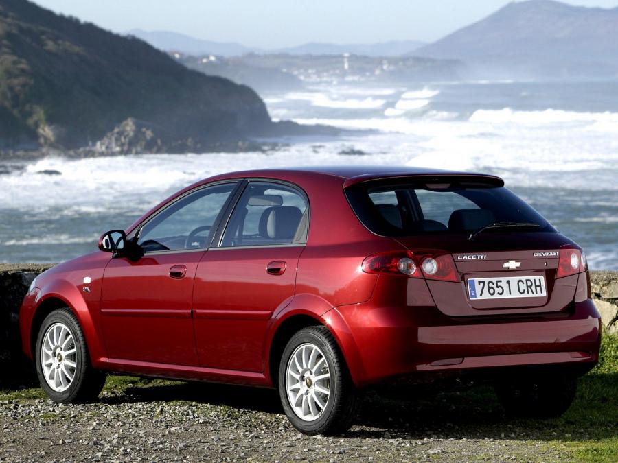  Chevrolet Lacetti Hatchback 2004 года  (фото 2 из 26)